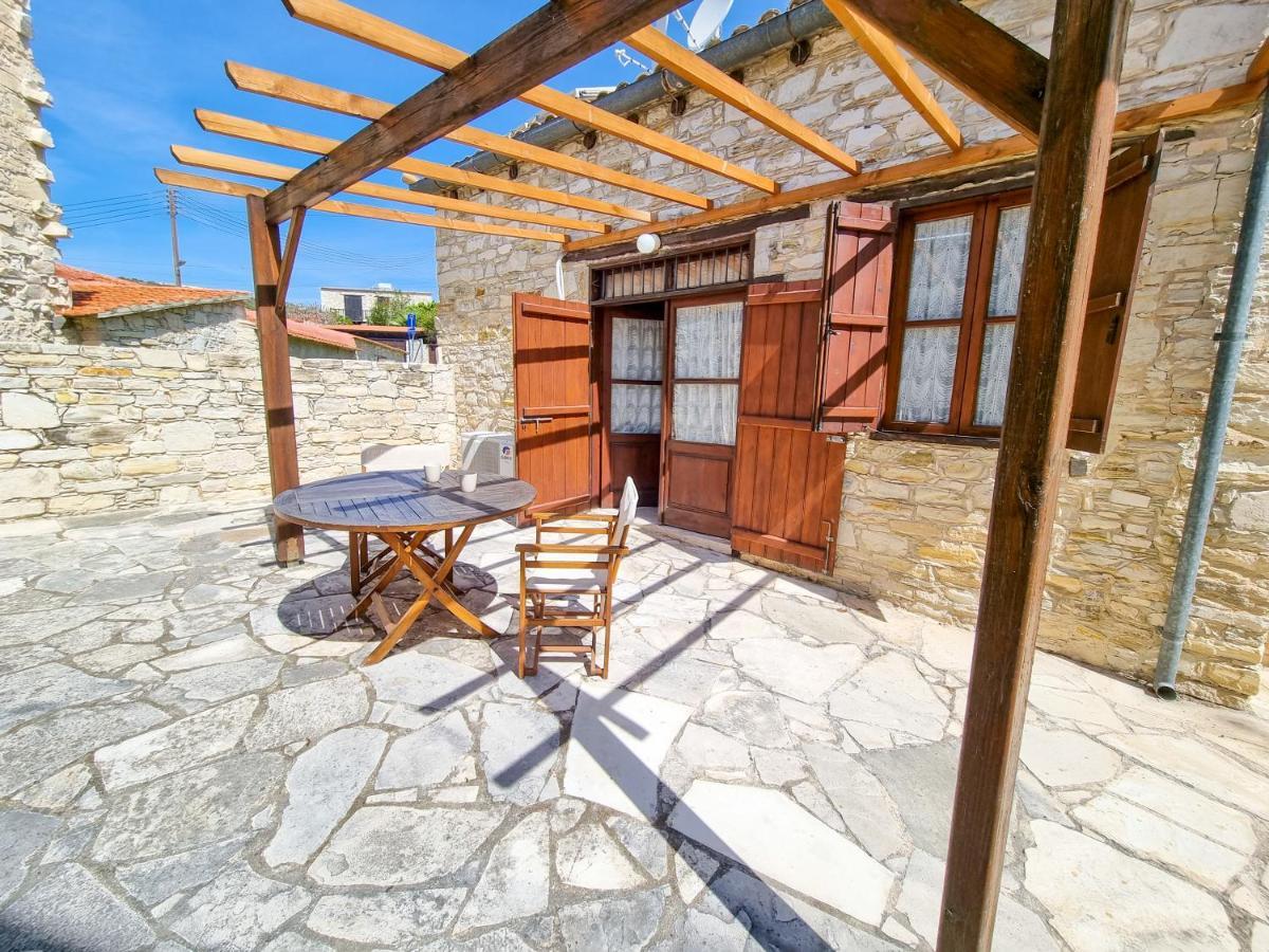 Aphrodite'S Pool Retreat Skarinou Ngoại thất bức ảnh