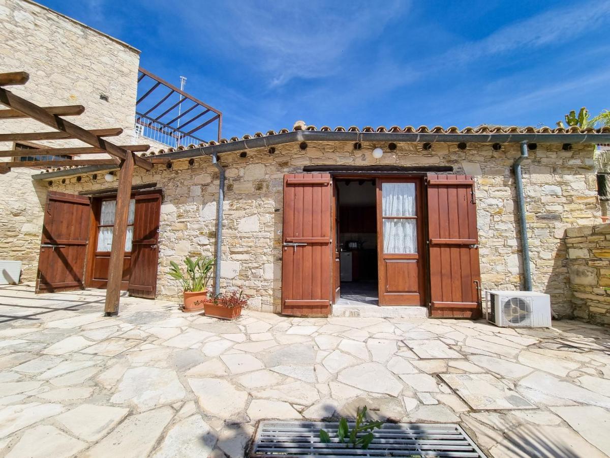 Aphrodite'S Pool Retreat Skarinou Ngoại thất bức ảnh
