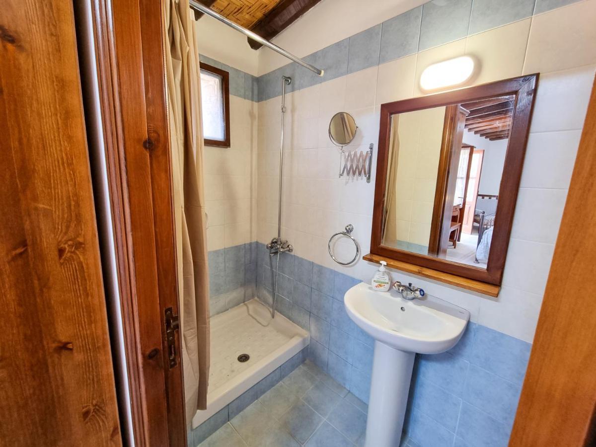 Aphrodite'S Pool Retreat Skarinou Ngoại thất bức ảnh